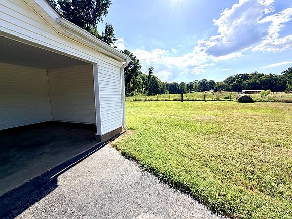 2nd image of 2512 Lewis Rd