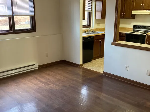 Immaculate Updated 2 Bedroom, 4714 Trevor Cir #3, Rockford, IL 61109