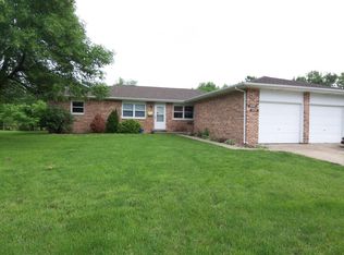 2102 Austin Dr, Springfield, IL 62704