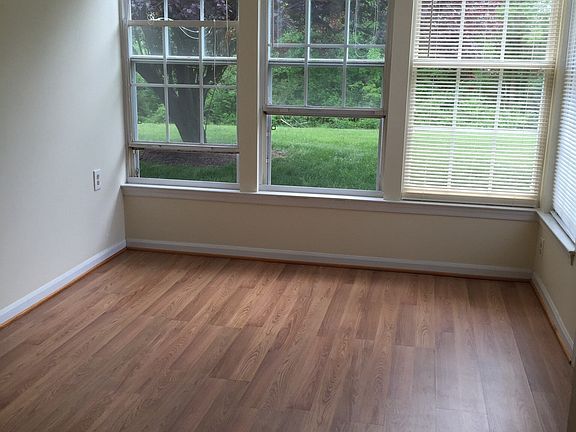 5th image of 10207 Wolfe Manor Ct Unit 902