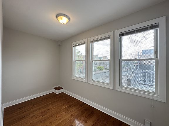 2nd image of 3048 N Milwaukee Ave #G04c