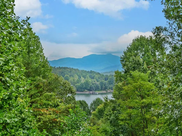 2382 Ridgecrest Cir, Hiawassee, GA 30546