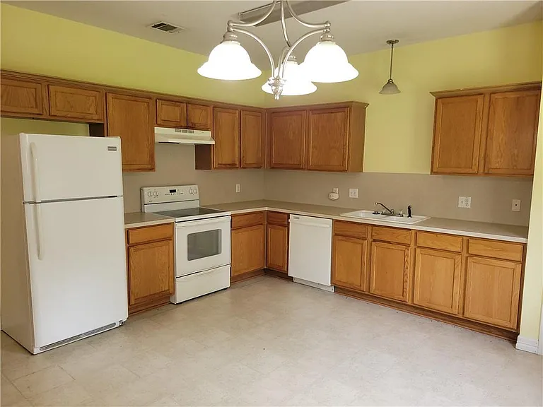 1501 Prather St — Photo 8
