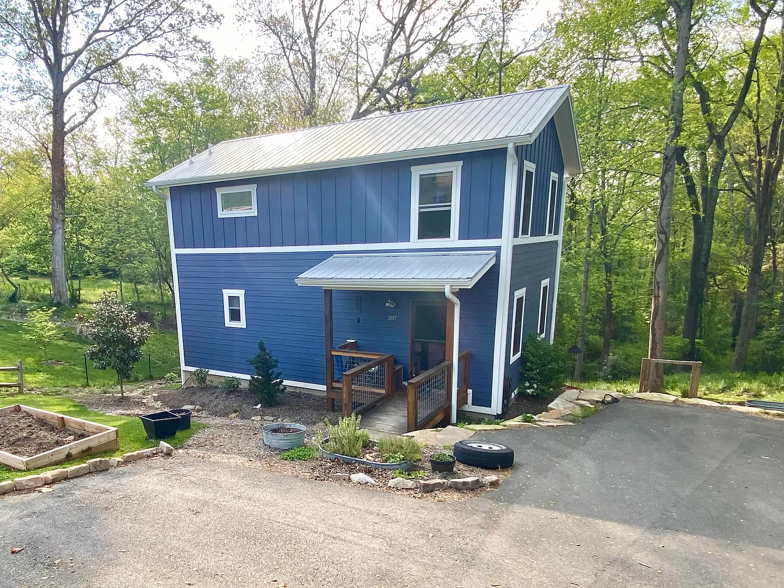 3 bed, 2.5 bath, 1280 sqft, $2,300 — Photo 2