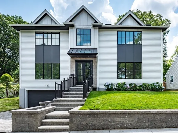 142 Bellingham Rd, Brookline, MA 02467