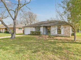 509 Kingsbury Ln, Friendswood, TX 77546