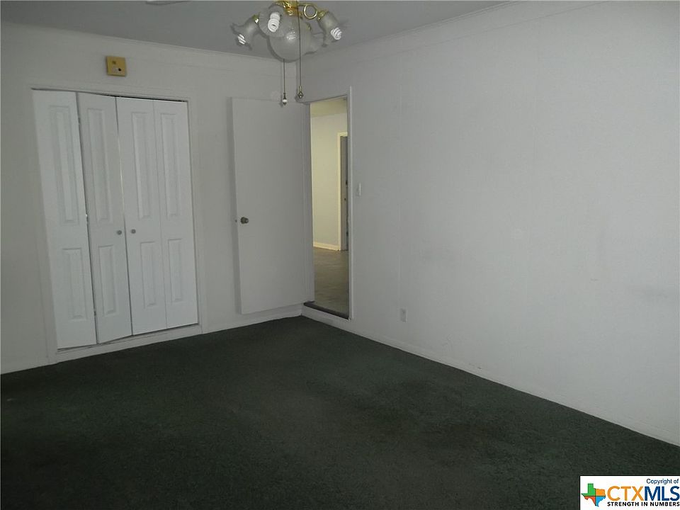 501 W Houston St, Refugio, TX 78377 Zillow