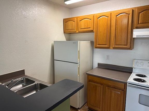 4th image of 1030 W Walnut St #205