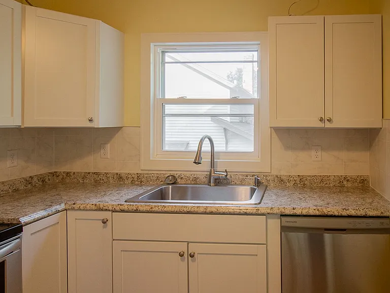 5404 Pacific St — Photo 11