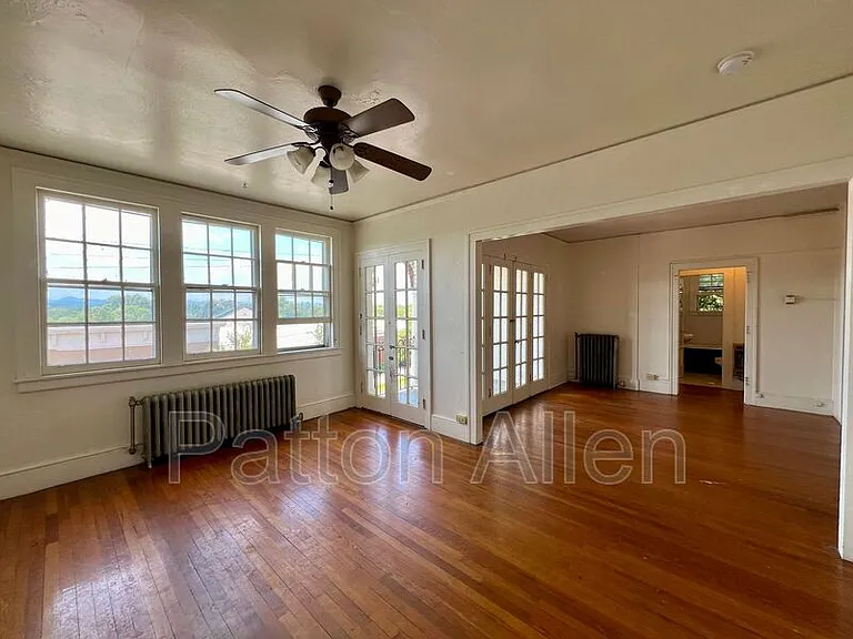 116 E Chestnut St #32 — Photo 2