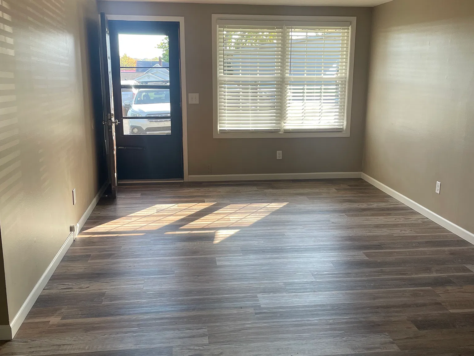 2 bed, 864 sqft, $1,100 — Photo 3
