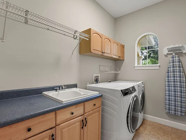 5554 Palm Lake Cir — Photo 40