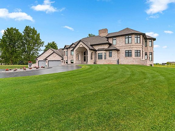 3rd image of 2315 Silveridge Dr