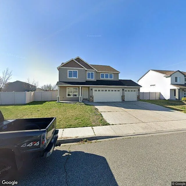 Two story house — Photo 1