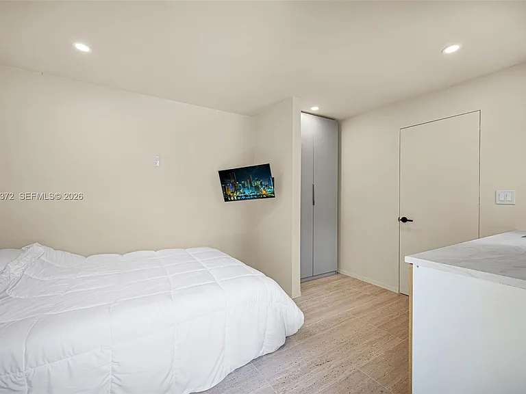 4721 NW 6th Ave — Photo 43