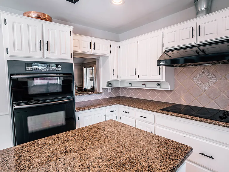 6309 Riviera Dr — Photo 8
