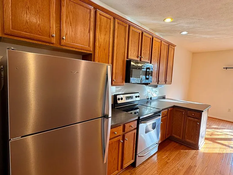 2948 Crystal Spring Ln — Photo 8