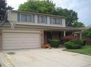 13966 Breezy Dr, Sterling Heights, MI