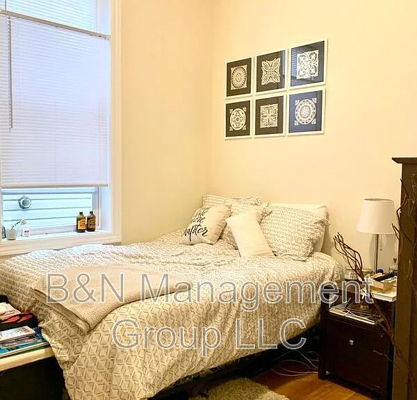 1719 W Ainslie St #1 — Photo 4