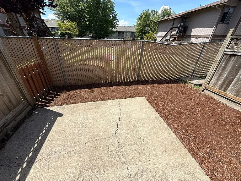 2574 16th Ave SE — Photo 32