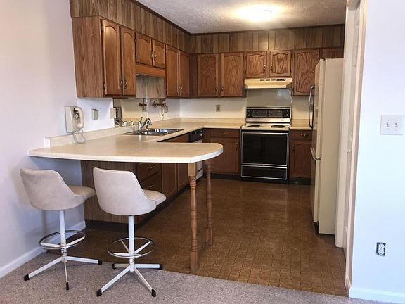 5th image of 213 Cedar Ave #4