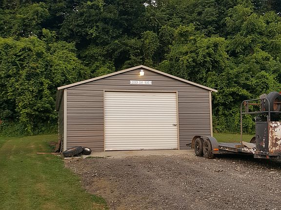 4th image of 356 Hedges St
