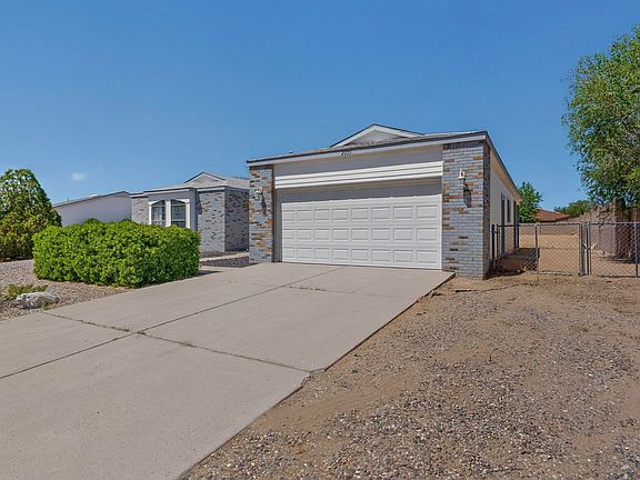 3rd image of 2055 Columbia Ct NE