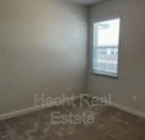 605 W South St #111 — Photo 9