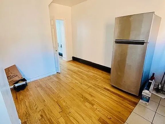 2nd image of 72 Clermont Ave APT 2