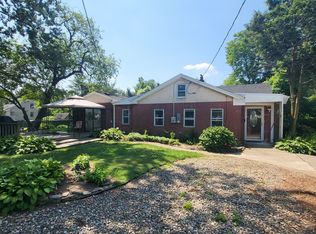 2 S Louis St, Fords, NJ 08863