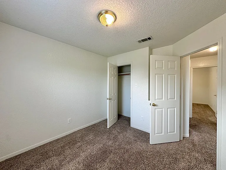 2508 Edgefield St — Photo 32