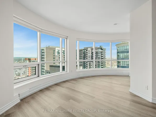 234 Rideau St #2404, Ottawa, ON K1N 0A9