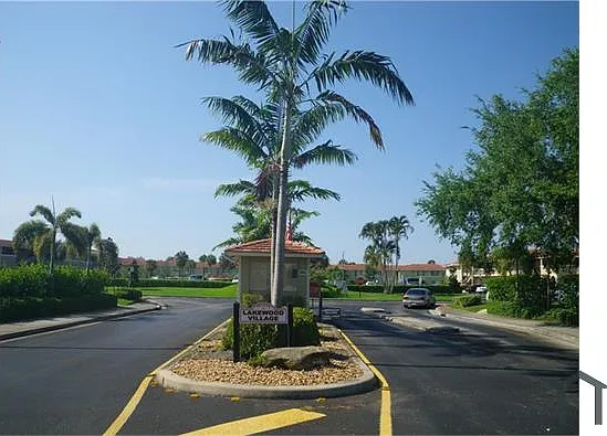 10126 Twin Lakes Dr — Photo 22