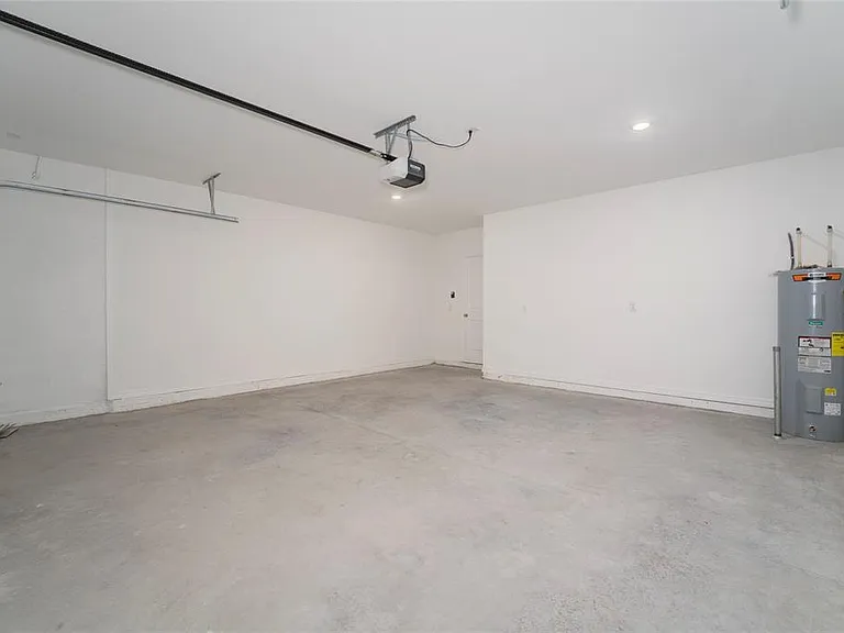 606 Bell Prairie Cir — Photo 28