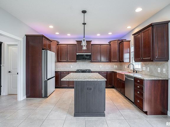 5th image of 4084 Lilly Ct
