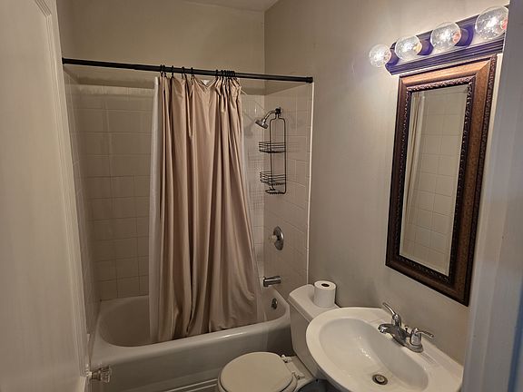 5th image of 822 E Gift Ave