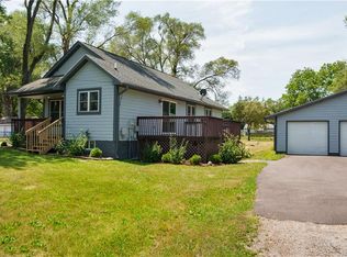 3960 NE 48th St, Des Moines, IA 50317