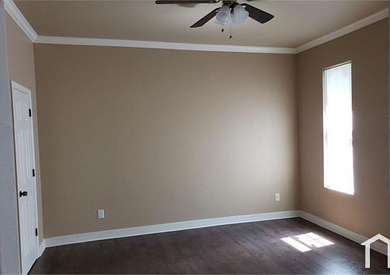 5th image of 2821 Desoto St