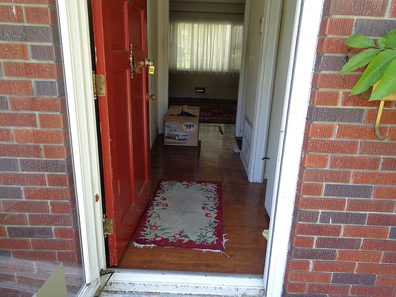 4th image of 2131 Shamrock Dr