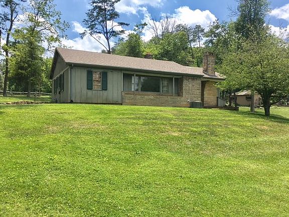 3rd image of 710 E Evergreen Dr