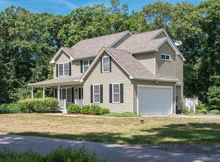 240 S Anguilla Rd, Pawcatuck, CT 06379