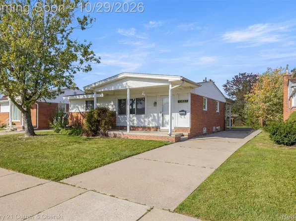 13624 Leroy St, Southgate, MI 48195