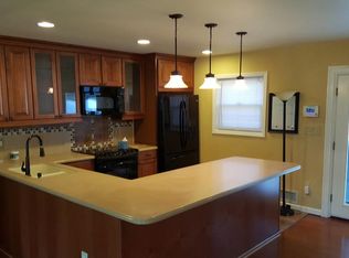 6915 Canyon Dr, Capitol Heights, MD