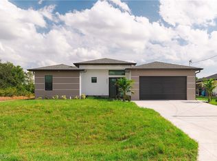 3001 25th St W, Lehigh Acres, FL 33971