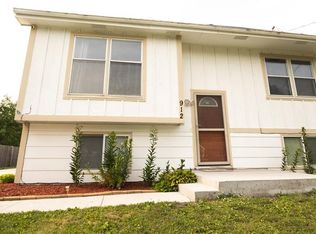 912 E Herold Ave, Des Moines, IA 50315