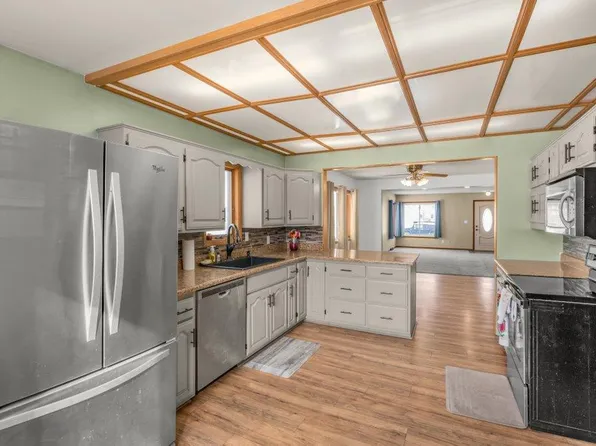 369 W Mill St, Paynesville, MN 56362