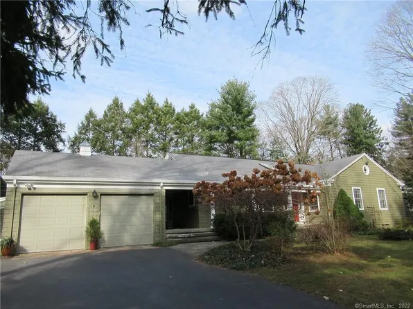 11 Burnt Swamp Rd, Woodbridge, CT 06525