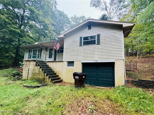 906 1/2 Colegate Dr, Marietta, OH 45750