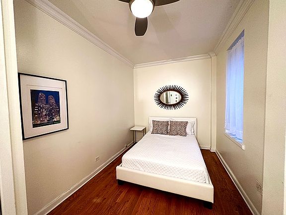 2nd image of 140 W 71st St APT 3F