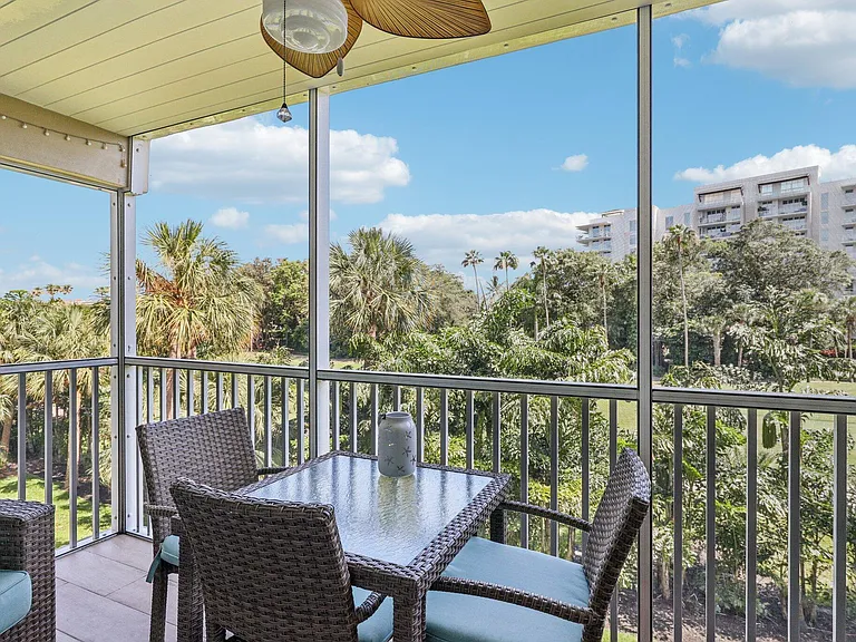 200 E Royal Palm Rd — Photo 33